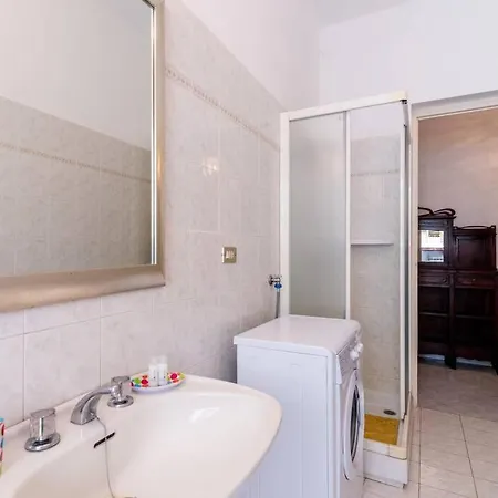 Goethe - 2 - 100m Stazione - 200m Palafiori Apartman *